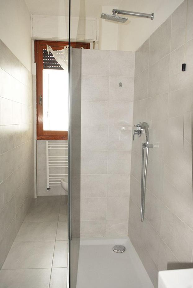 Viareggio Seaside Apartment Private Parking ภายนอก รูปภาพ
